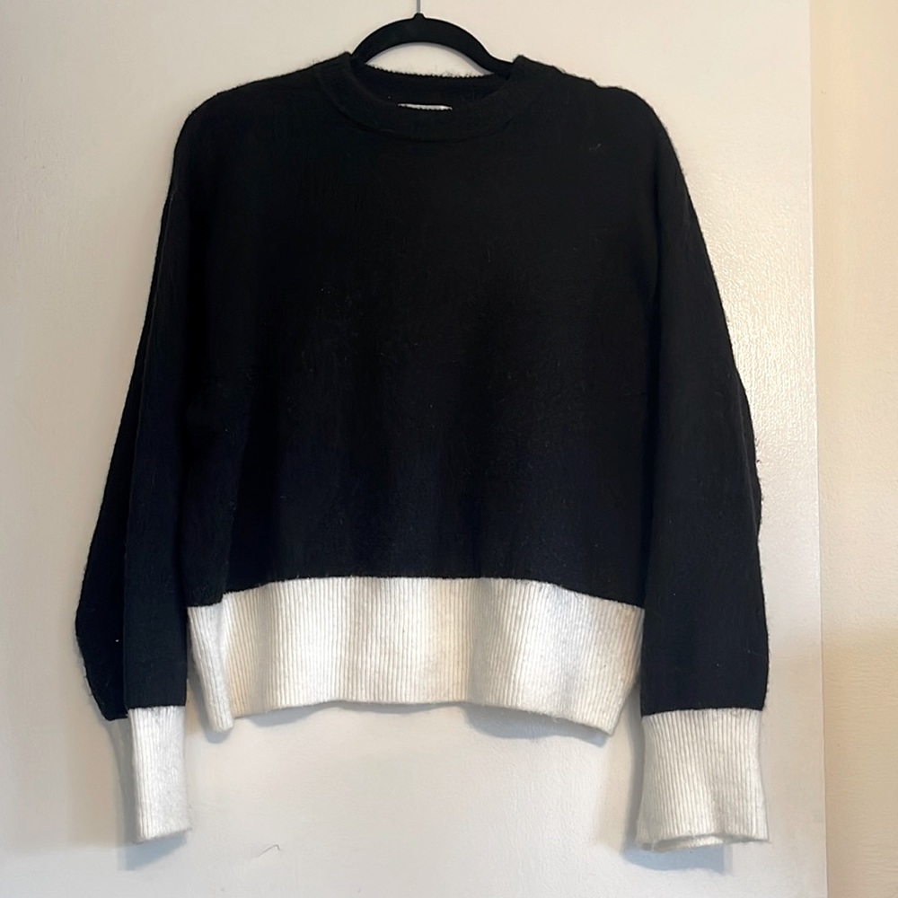 Light weight sweater